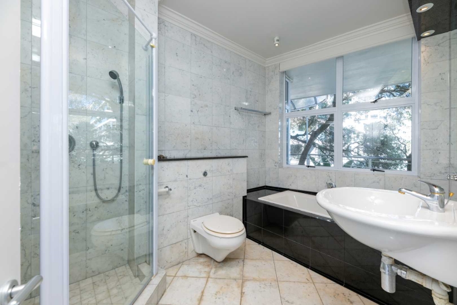 To Let 2 Bedroom Property for Rent in Sea Point Western Cape